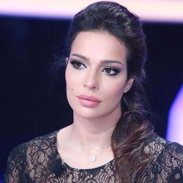 بالصورة – نادين نسيب نجيم بأقسى رد على من اتهمها بالكفر بسبب دينها.. شاهدوا ماذا قالت