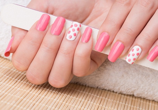 بالصور - لم تقص أظافرها لـ3 سنوات... وهكذا أصبحت الآن!