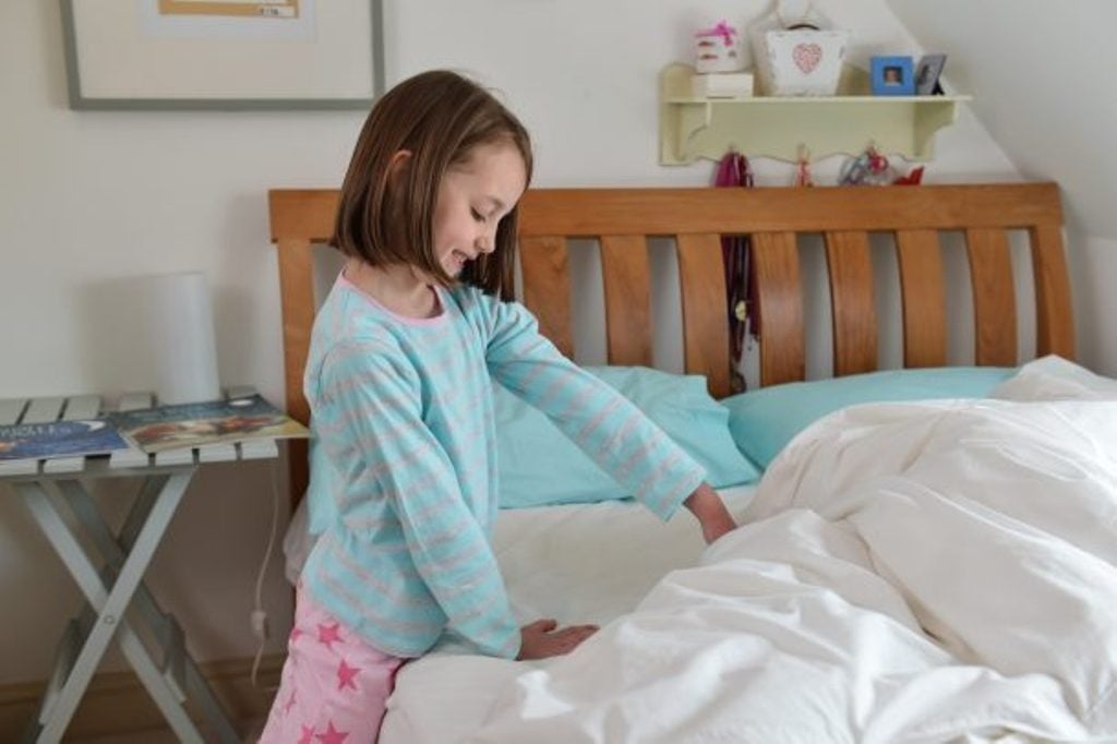 3 طرق سريعة لإزالة بقعة البول عن فراش طفلك... سهولتها ستدهشك