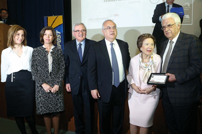 «هن الأوائل» طابع بريدي لتخليد إنجازات ست نساء