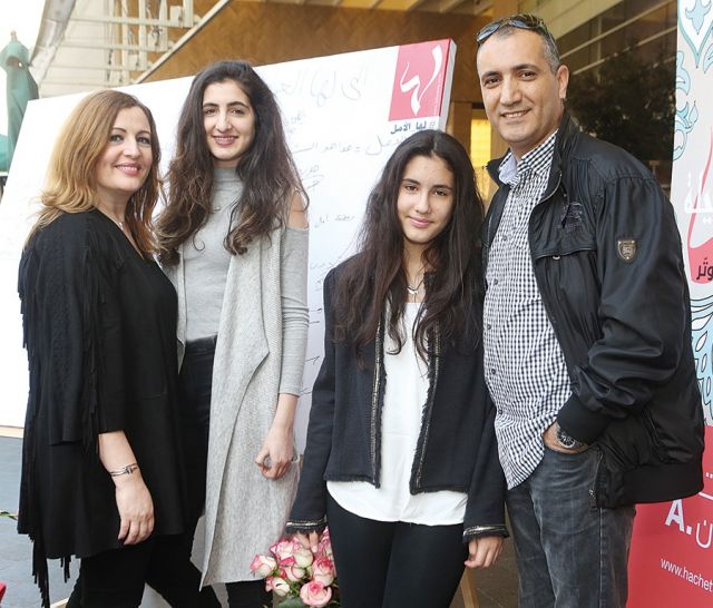 الزميلة ماغي باتيار عنيد وعائلتها