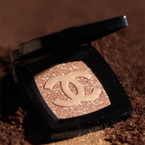 بودرة الوجه المخملية