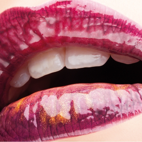 أحمر الشفاه متوهّج هذا الشتاء