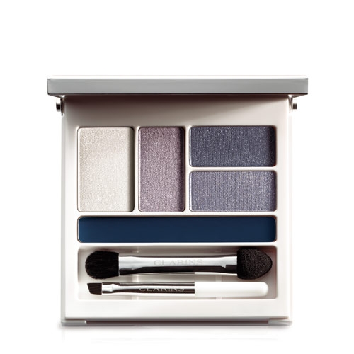 ماكياج العينين الأزرق