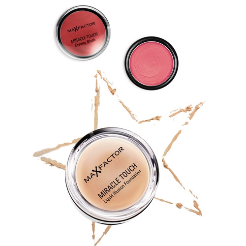 بودرة خدود بنضارة أزهار الربيع