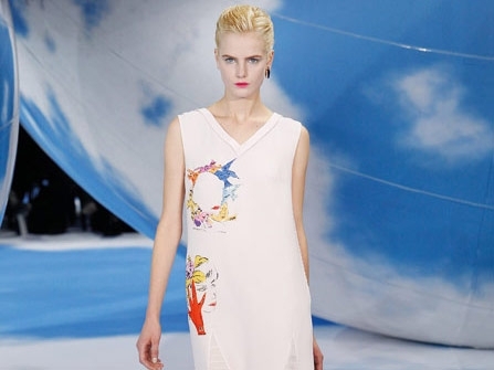 فستان أبيض هذا الشتاء؟