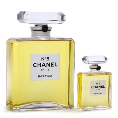 90 عاماً على إطلاق عطر Chanel NO 5