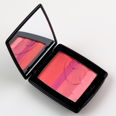 بودرة الخدود النضرة