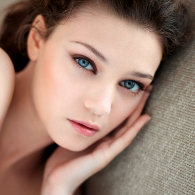 Skin Illusion SPF10  أساس لإشراقة طبيعية 