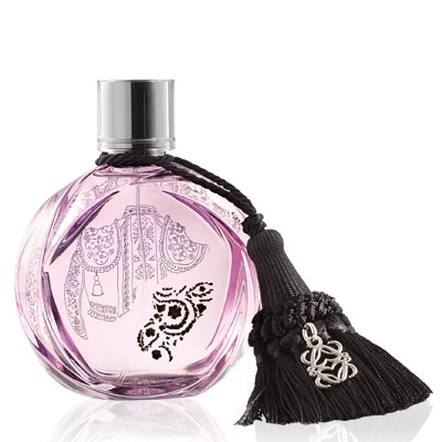 عطور بتصميم أنيق