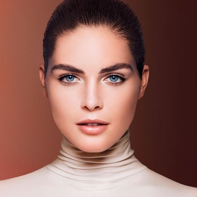 كريم الأساس من إيستيه لودر