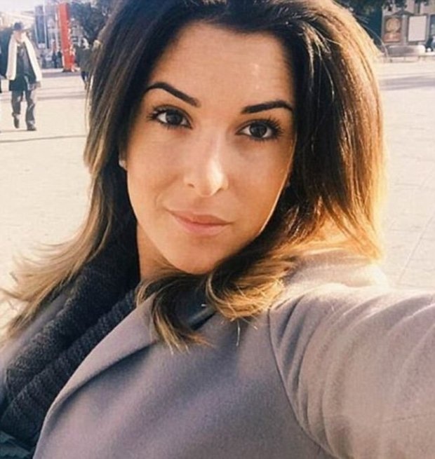 بالصور - ملكة جمال إيطاليا التي أحرقها حبيبها تكشف عن وجهها للمرة الأولى.. شاهدوا كيف أصبح شكلها