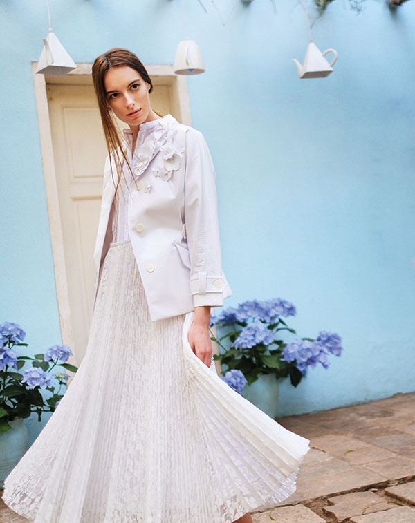 • سترة جلدية من Miu Miu
• فستان من Ermano
الكل لدى Aishti
