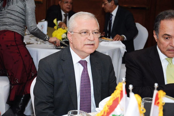 السفير الأديب الباحث والكاتب د. خالد زيادة يعترف: «وقعت في حب جارتي... وكان حباً صامتاً»