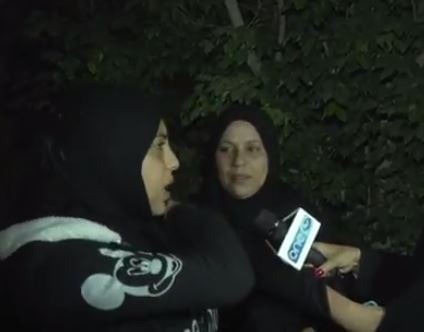 بالفيديو - مصري يعذب زوجته وابنته بطريقة سادية ويتلذذ بصراخهم.. اليكم التفاصيل الصادمة!