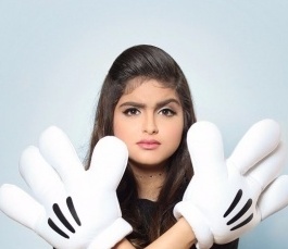 بالفيديو - حلا الترك تعود لوالدتها.. وهذا أول ما فعلته لاستفزاز والدها!