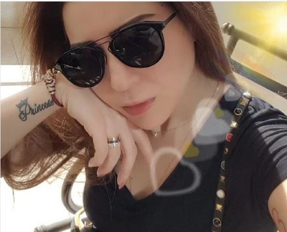 بالفيديو - مي عز الدين ترتدي خاتم خطوبة.. ما القصة؟