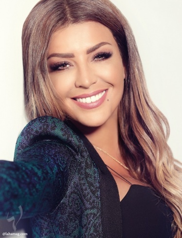 أمل بشوشة تفاجئ الجمهور برشاقتها الملحوظة بعد أسابيع على ولادة طفلتها.. شاهدوا كيف بدت