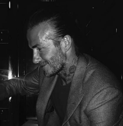 ديفيد بيكهام يشعل مواقع التواصل بفيديو مع ابنه.. هكذا يهتم به