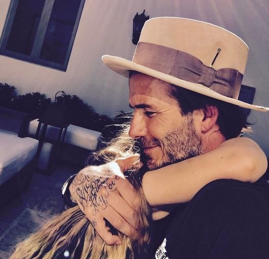 بالصور - هكذا احتفل دايفيد بيكهام بعيد ميلاده 42.. شاهدوا الزينة والهدايا