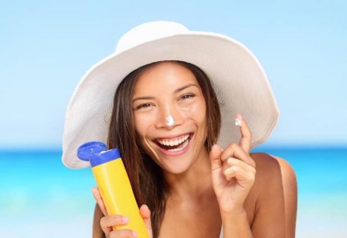 الطريقة الصحيحة لتطبيق كريم الوقاية من الشمس