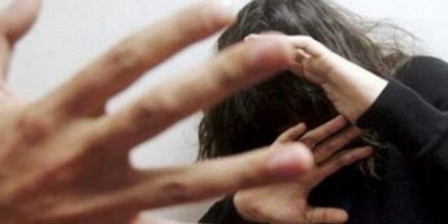 بالصور جريمة مروعة (+18) - قتل ابنته عضاً لأنها 