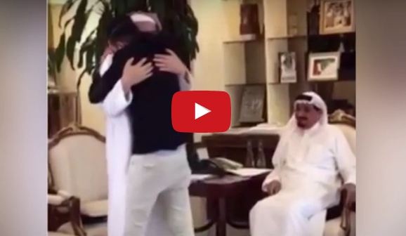 فيديو مؤثر- حاكم عجمان  يشعل مواقع التواصل بعدما  جمع سوري بابنه بعد فراق 6 سنوات!