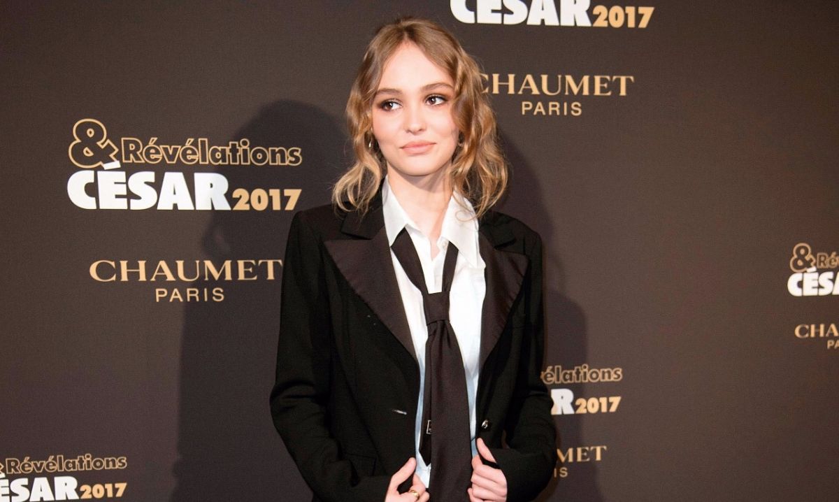 تعلّّمي تطبيق ماكياج ليلي-روز ديب