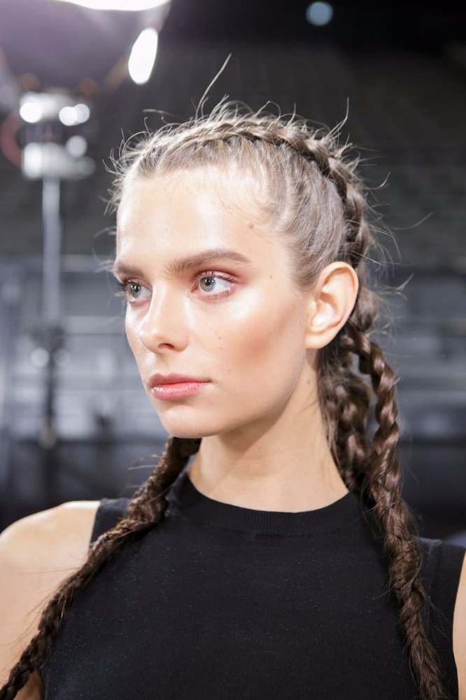 هكذا تصففين شعرك كي تبرزي جمالك