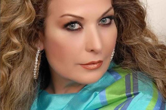 بالصور: ماذا تفعل رغدة في مطار عسكري في حلب؟