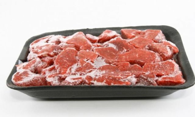 إليك الطريقة الصحية لطهو اللحم المجلّد... سهلة جداً