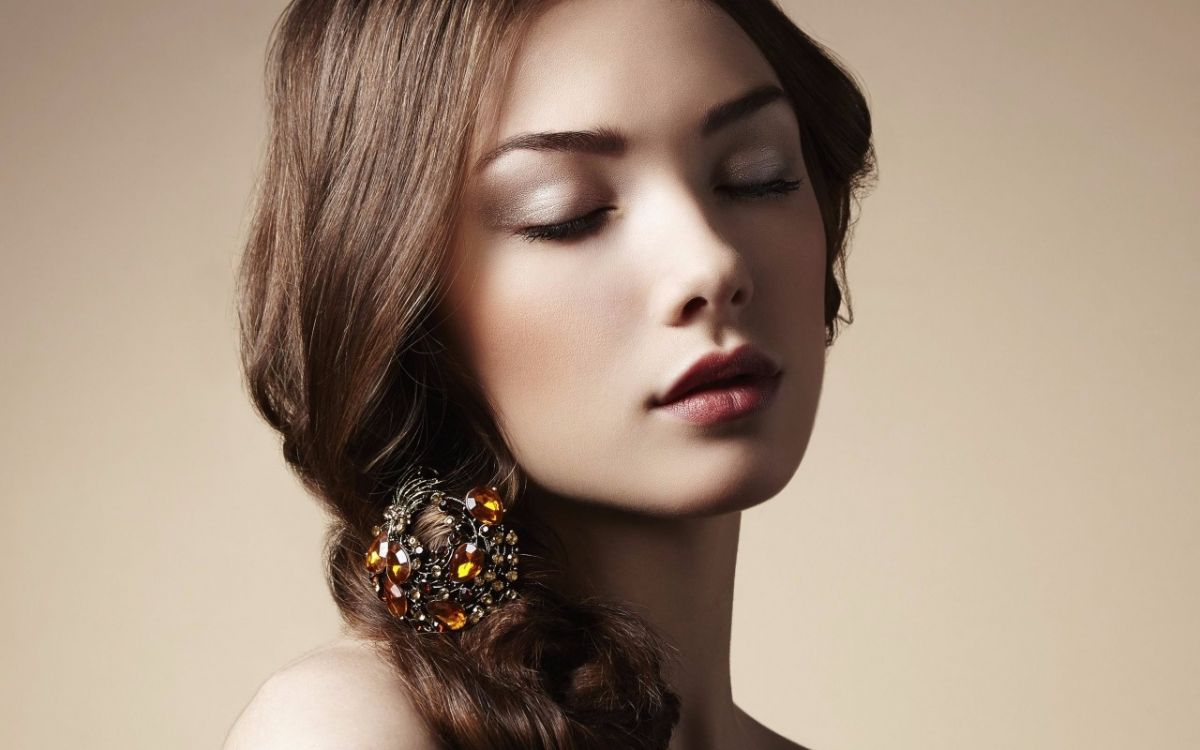 عمياء تميّز الألوان ولا تصطدم بالحواجز... إليكم قصة الفتاة التي أذهلت الأطباء