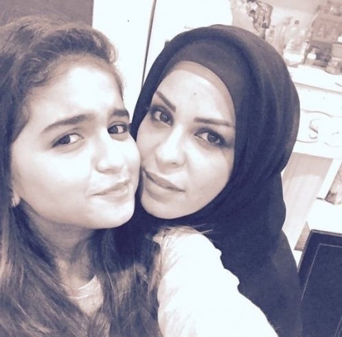 بالفيديو - والدة حلا الترك تقصف جبهة دنيا بطمة من جديد.. وهذا ما فعله ابنها!