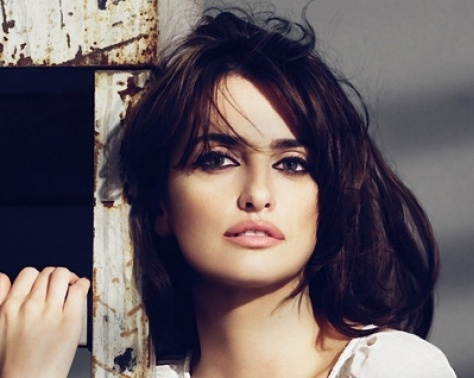 بالصور - بينيلوبي كروز تصبغ شعرها للمرة الأولى.. لن تعرفوها باللون الأشقر!!