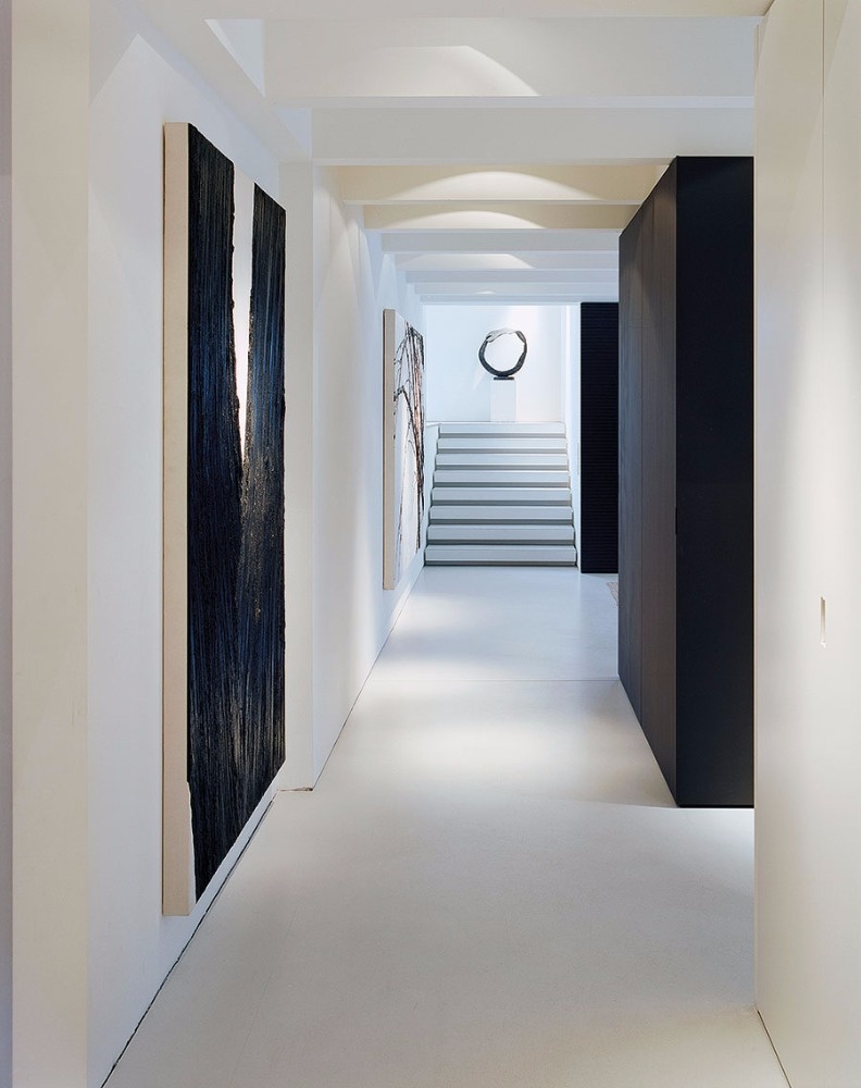 شقة «جوليا فون ويرز» في ميونيخ: «ميني لوفت»... فوق السطوح!