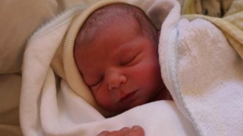 والدان تسببا بوفاة رضيعهما بسبب الطعام.. لن تصدّقوا ماذا أطعماه!