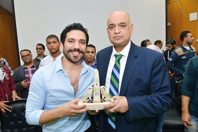 الرداد أثناء تكريمه