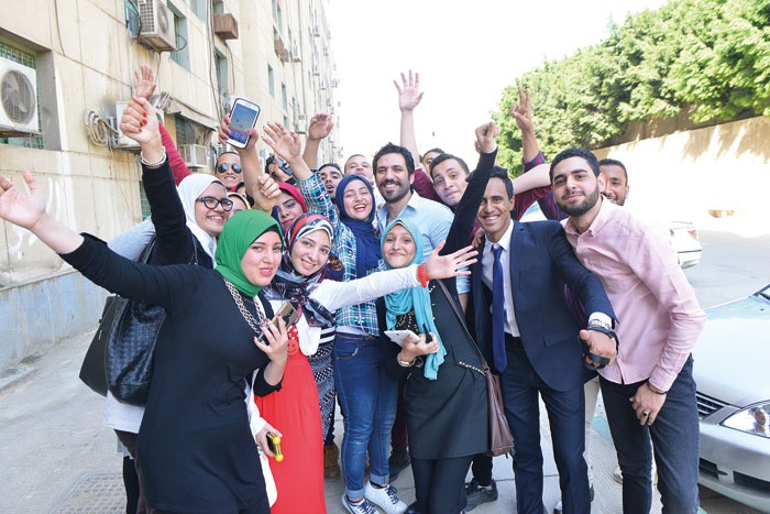 نيولوك حسن الرداد ومغازلة من طالبة جامعية