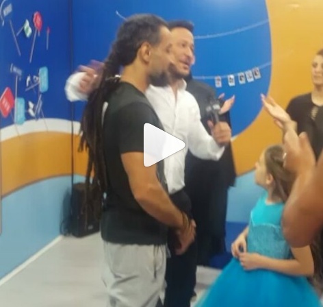 بالفيديو - ماذا حصل في كواليس arabs got talent  مع قصي خضر ولم يظهر على الشاشة؟