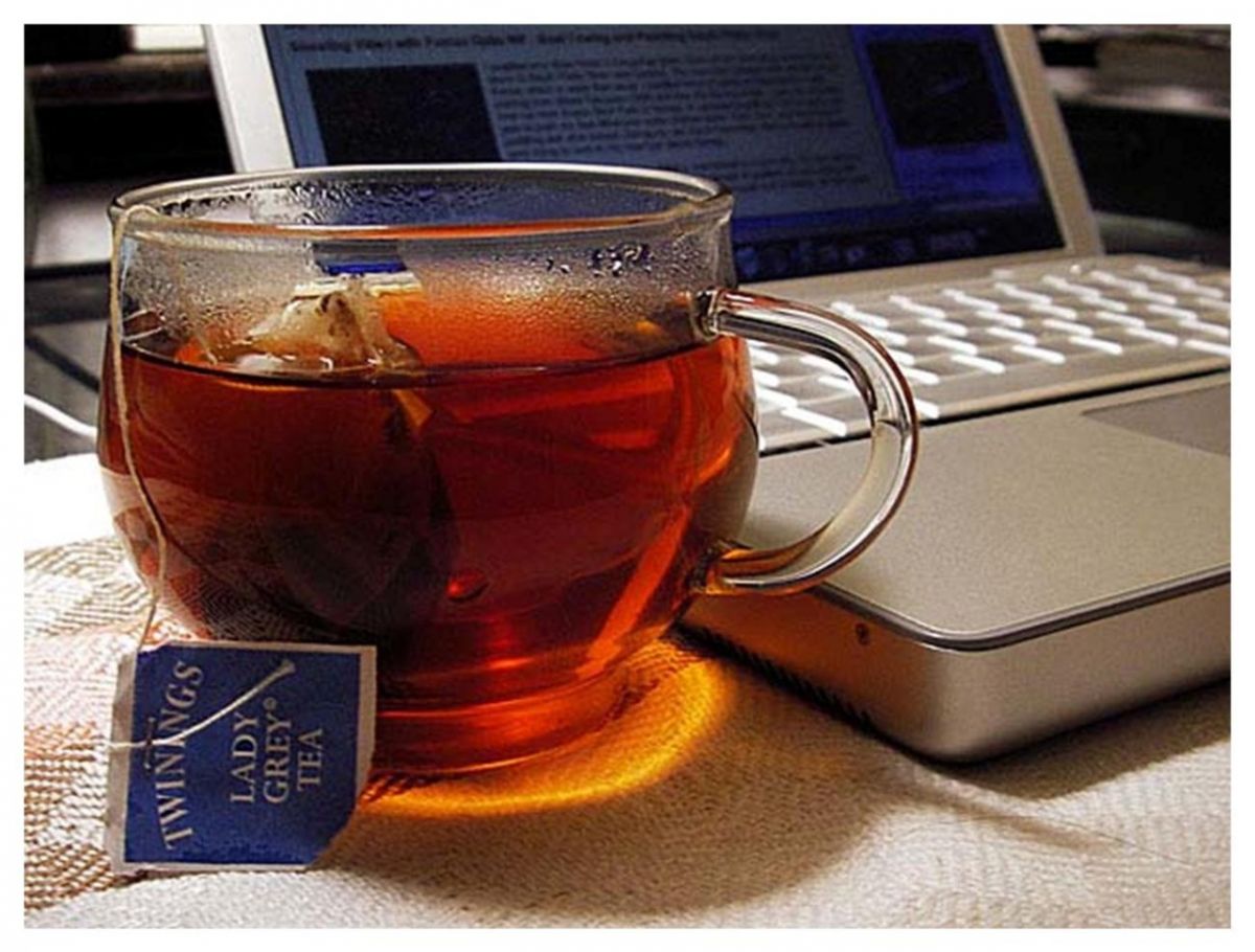 بعد اليوم لن تتركوا كيس الشاي في الكوب لأكثر من 5 دقائق.. لهذا السبب!