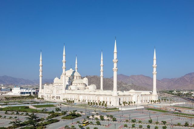 في العالم العربي مساجد تحف معمارية