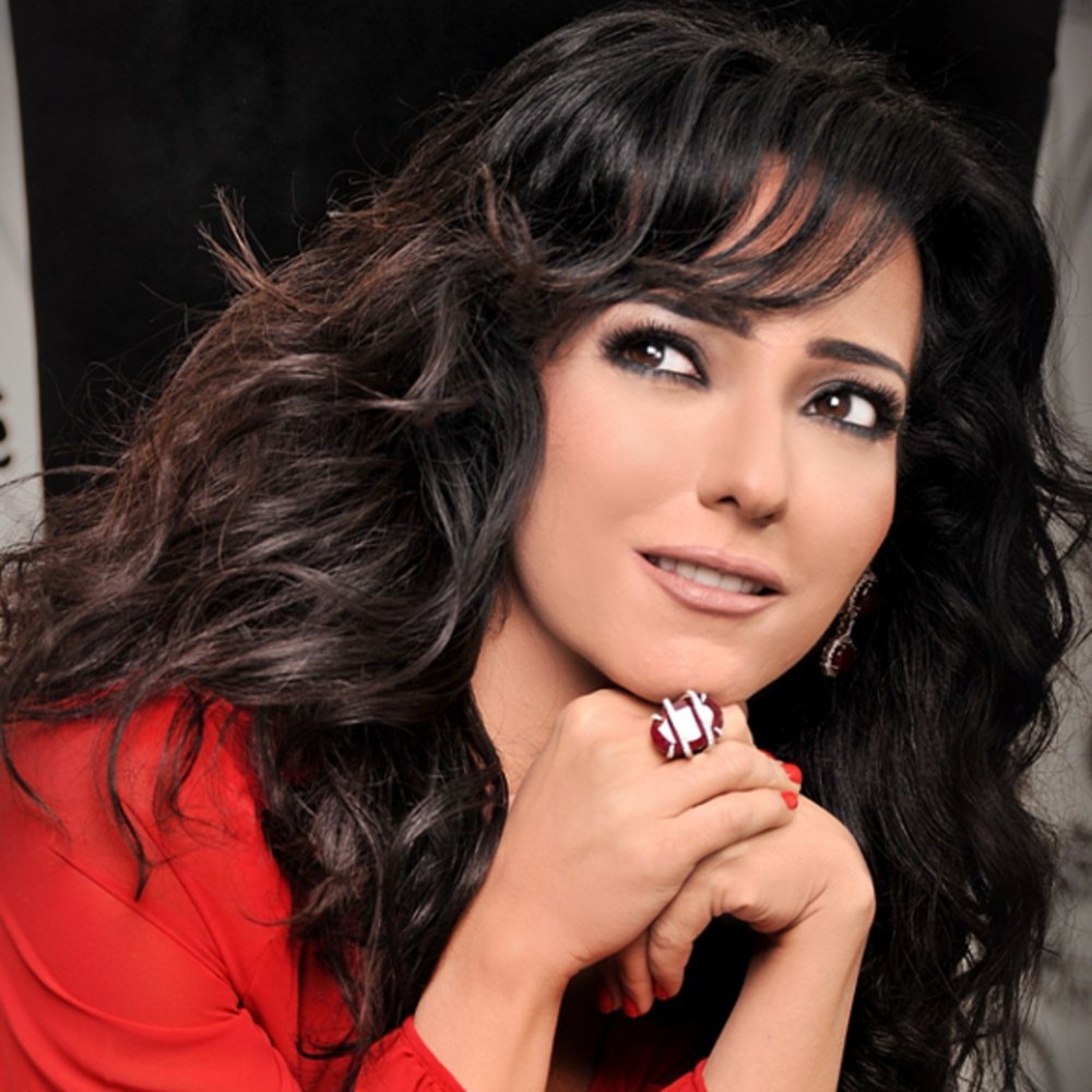 الصورة الأخيرة لوالد امل عرفة قبيل وفاته... وكلماتها الحزينة اليه