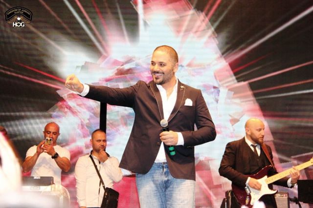 رامي عياش يضيء ليل العقبة بحفلة ضخمة