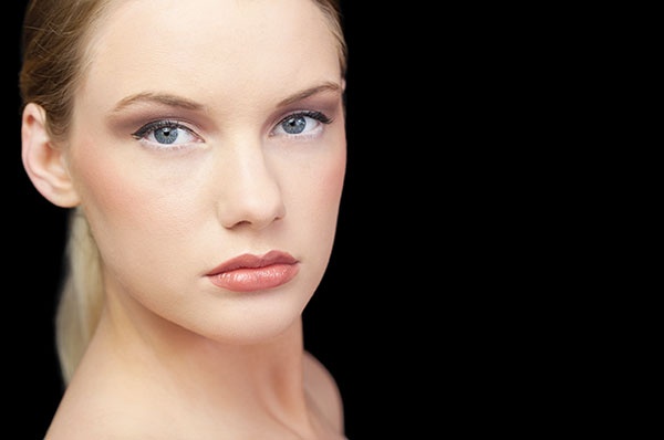 كحل أو آيلاينر؟ ماكياج ربيع/صيف 2017