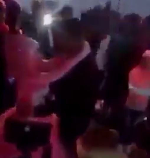 بالفيديو - عروس تتعرض لموقف محرج بسبب عريسها