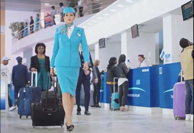 بالفيديو - بعد المضيفات.. غادة عبد الرازق متهمة بالسرقة شاهدوا واحكموا!