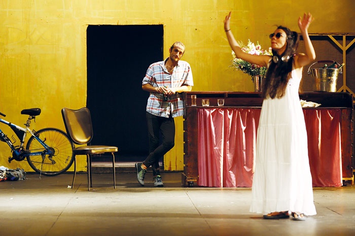 مسرحية «كيف كان العشا؟» نظرة مختلفة الى الالتزام والحب والعائلة