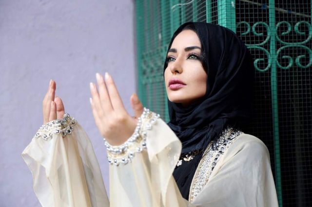 بالفيديو - نجمة Arab Idol كاميليا ورد تطلق دعاءً رمضانياً بصوتها