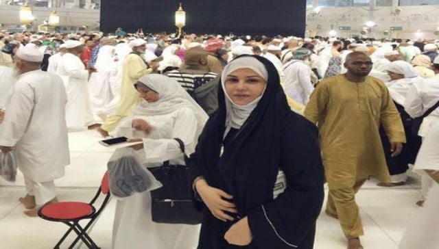 بالفيديو - شاهدوا ماذا أهدت أحلام لأصالة من أمام الكعبة... مواقع التواصل تشتعل!!