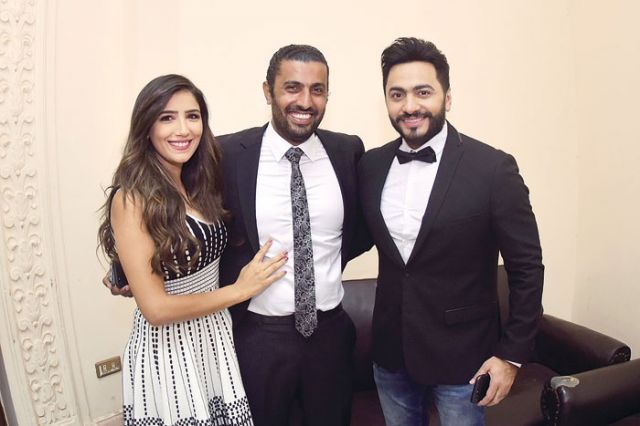  محمد سامي ووالده ودرة مع تامر حسني
